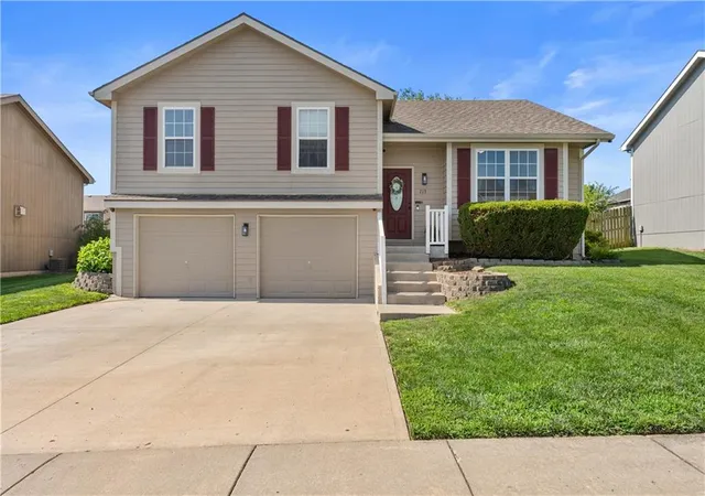 Homes for sale in Eudora, KS | 713 E 14 Ter, Eudora, KS 66025 | MLS# 2621294