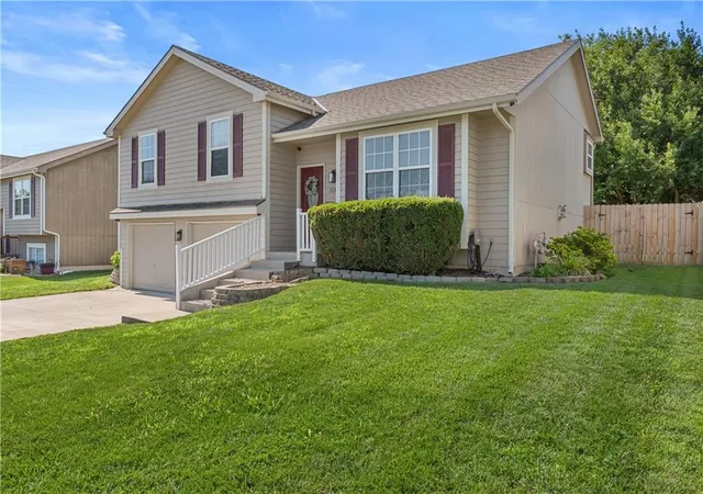 Homes for sale in Eudora, KS | 713 E 14 Ter, Eudora, KS 66025 | MLS# 2621294