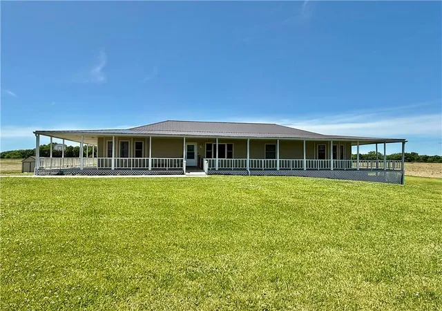 Homes for sale in Rayville, MO | 12356 Elkhorn Rd, Rayville, MO 64084 | MLS# 2621303
