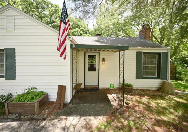 Homes for sale in Kansas City, MO | 4053 N Askew Ave, Kansas City, MO 64117 | MLS# 2621308