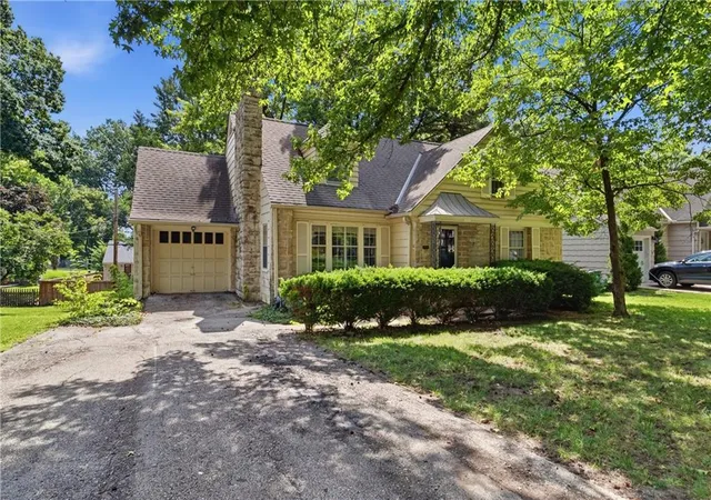 3rd image of 5325 Norwood St, Fairway, KS 66205 | MLS# 2621325
