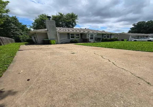 1st image of 109 E Joy St, Harrisonville, MO 64701 | MLS# 2621335
