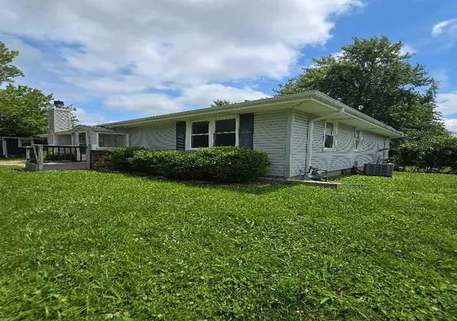 2nd image of 109 E Joy St, Harrisonville, MO 64701 | MLS# 2621335