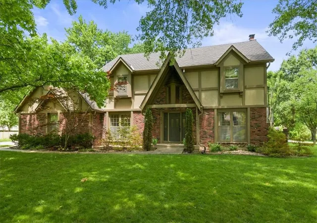 Photo 1 of Single family home for sale at 3613 Nw Blue Jacket Dr, Lees Summit, MO 64064 | MLS# 2621337 | Listing updated on 2026-07-26