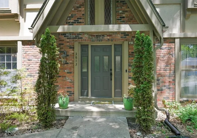 Photo 2 of Single family home for sale at 3613 Nw Blue Jacket Dr, Lees Summit, MO 64064 | MLS# 2621337 | Listing updated on 2026-07-26