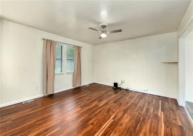 4th image of 15810 Valentine St, Belton, MO 64012 | MLS# 2621341