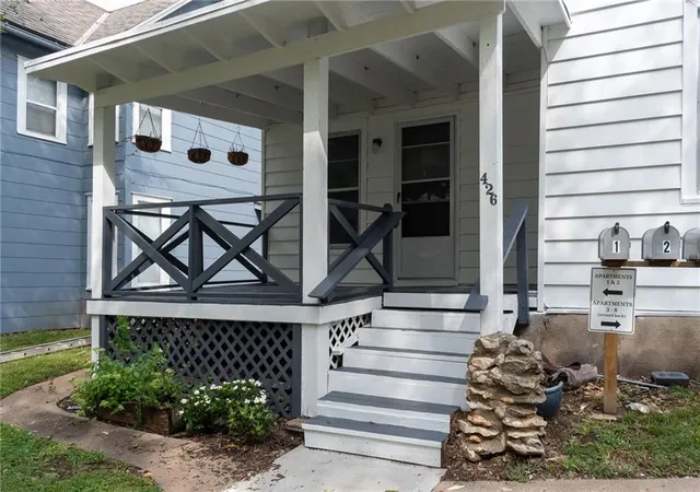 Homes for sale in Leavenworth, KS | 426 Olive St, Leavenworth, KS 66048 | MLS# 2621345