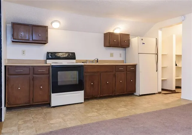Homes for sale in Leavenworth, KS | 426 Olive St, Leavenworth, KS 66048 | MLS# 2621345