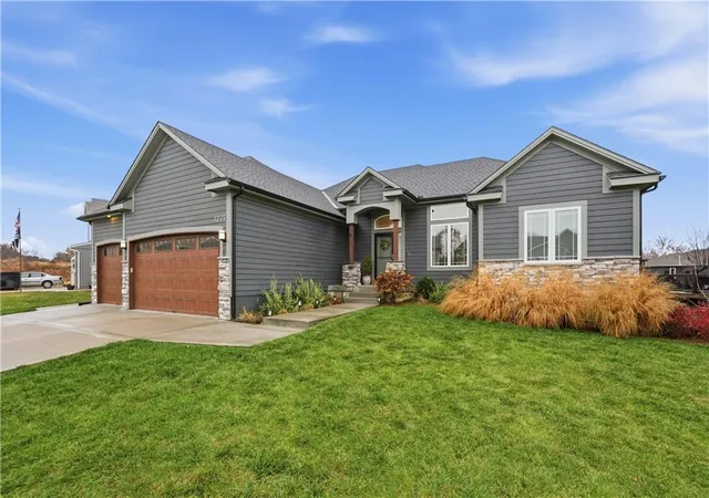 1st image of 1219 N Heartland Ave, Independence, MO 64056 | MLS# 2621384