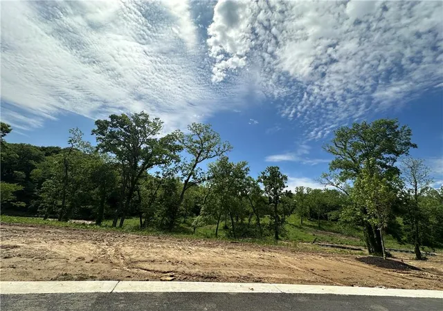 1st image of Lot 19 Copper Hill Dr, Parkville, MO 64152 | MLS# 2621401