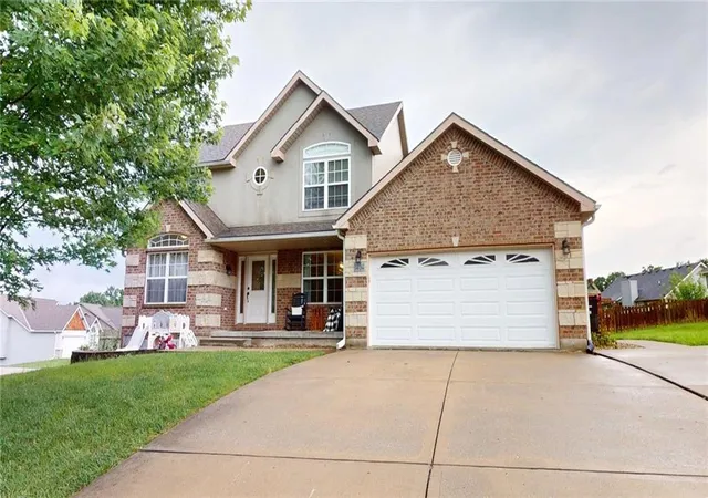 2nd image of 1404 Nottingham Dr, Warrensburg, MO 64093 | MLS# 2621407