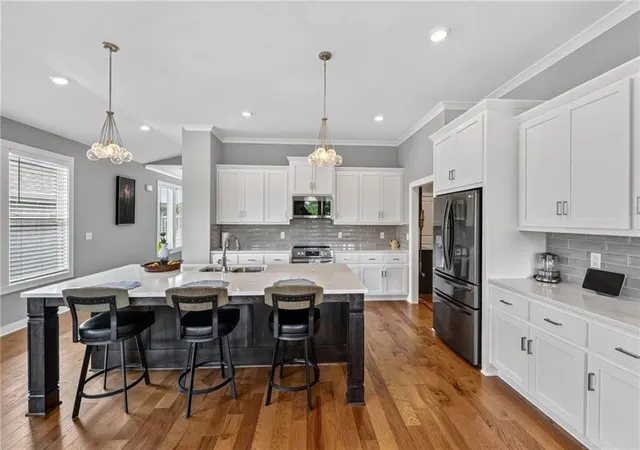 2nd image of 7029 N Cambridge Ave, Kansas City, MO 64119 | MLS# 2621442