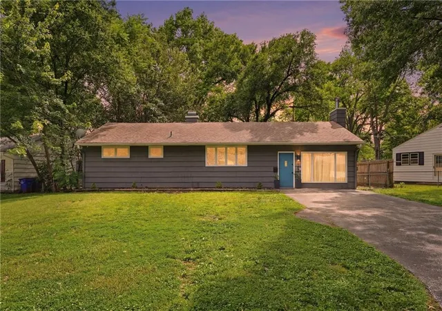 Homes for sale in Raytown, MO | 7302 Elm Ave, Raytown, MO 64133 | MLS# 2621446