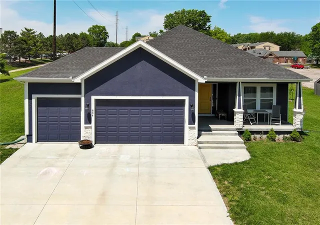 Photo 1 of Sale Pending at 804 Merion St, Lansing, KS 66043 | MLS# 2621460 | Listing updated on 2026-10-03