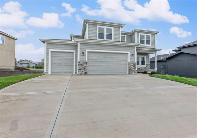 Homes for sale in Spring Hill, KS | 18725 W 193rd St, Spring Hill, KS 66083 | MLS# 2621461