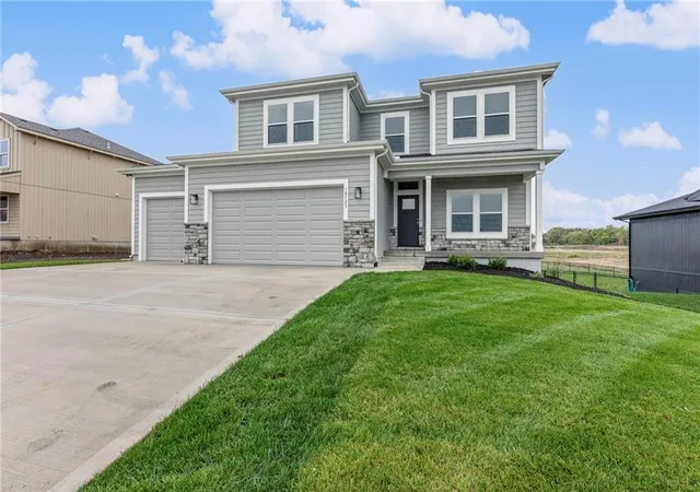 Homes for sale in Spring Hill, KS | 18725 W 193rd St, Spring Hill, KS 66083 | MLS# 2621461