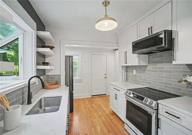 3rd image of 7515 Harrison St, Kansas City, MO 64131 | MLS# 2621475