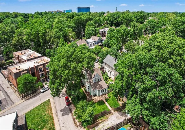 Photo 1 of Single family home for sale at 4027 Clark Ave, Kansas City, MO 64111 | MLS# 2621486 | Listing updated on 2026-10-19