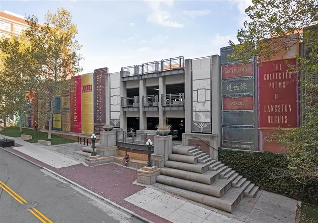 Homes for sale in Kansas City, MO | 21 W 10th St #7D, Kansas City, MO 64105 | MLS# 2621499