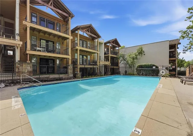 Condo for sale at 4727 Jarboe St #95, Kansas City, MO 64112 | MLS# 2621501 | Listing updated on 2026-09-20