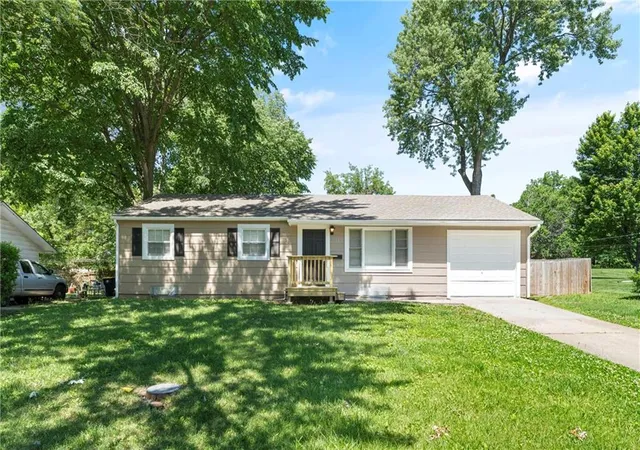 Photo 1 of Single family home for sale at 9714 Donnelly Ave, Kansas City, MO 64134 | MLS# 2621513 | Listing updated on 2026-09-17