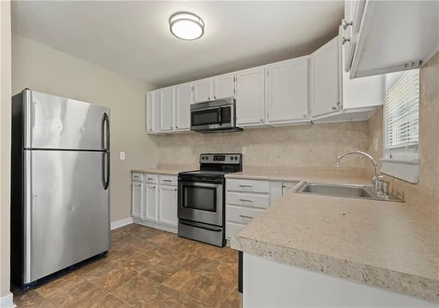 Photo 2 of Single family home for sale at 9714 Donnelly Ave, Kansas City, MO 64134 | MLS# 2621513 | Listing updated on 2026-09-17