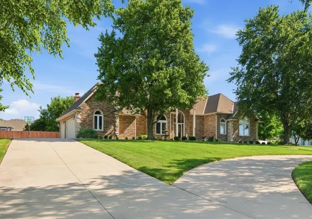 3rd image of 15586 Cedar Ln, Basehor, KS 66007 | MLS# 2621520