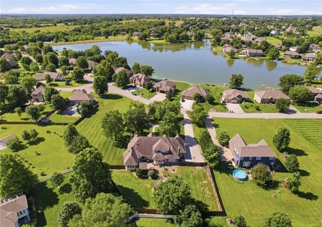 Photo 3 of Single family home for sale at 15586 Cedar Ln, Basehor, KS 66007 | MLS# 2621520 | Listing updated on 2026-10-06
