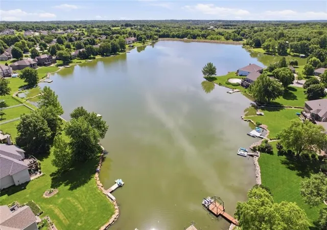 4th image of 15586 Cedar Ln, Basehor, KS 66007 | MLS# 2621520