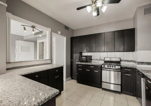 3rd image of 333 W Meyer Blvd #615, Kansas City, MO 64113 | MLS# 2621554