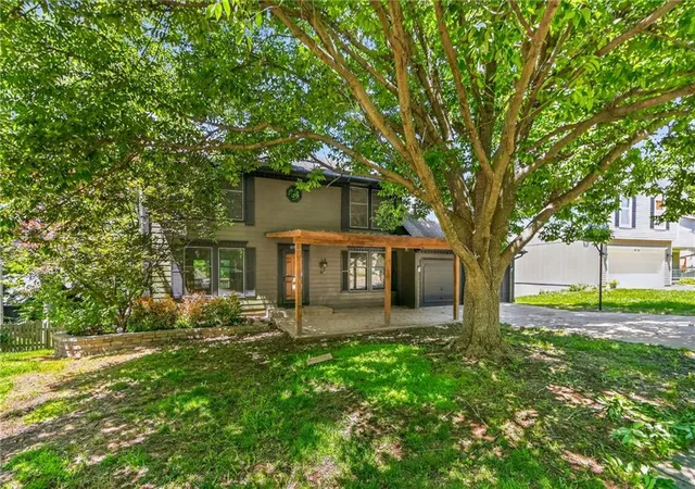 Homes for sale in Kansas City, MO | 8714 N Troost Ave, Kansas City, MO 64155 | MLS# 2621577