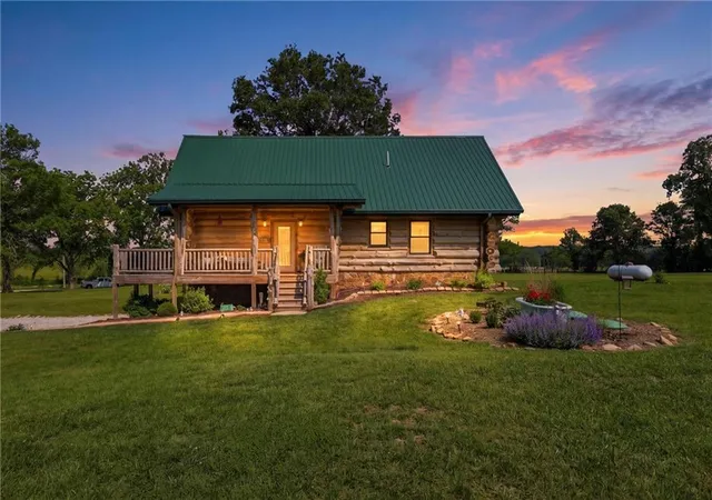 Homes for sale in Edgerton, KS | 22948 Spooncreek Rd, Edgerton, KS 66021 | MLS# 2621584