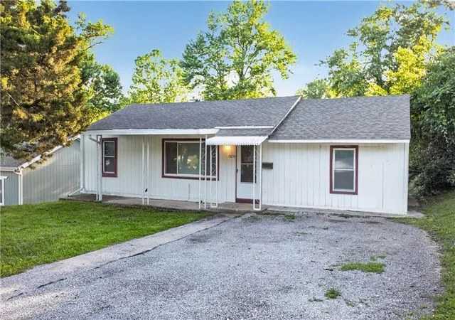 Photo 3 of Single family home for sale at 1650 N 44th Street, Kansas City, KS 66102 | MLS# 2621593 | Listing updated on 2026-09-04