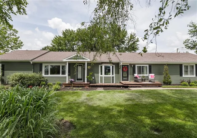 1st image of 23034 W 231st Ter, Spring Hill, KS 66083 | MLS# 2621597