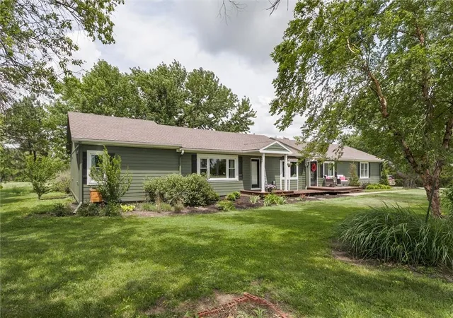 2nd image of 23034 W 231st Ter, Spring Hill, KS 66083 | MLS# 2621597