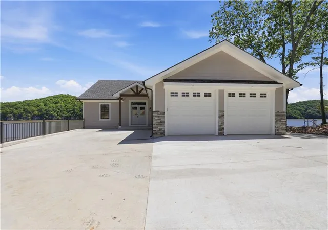 Homes for sale in Climax Springs, MO | 154 Lakeway Ln, Climax Springs, MO 65324 | MLS# 2621624