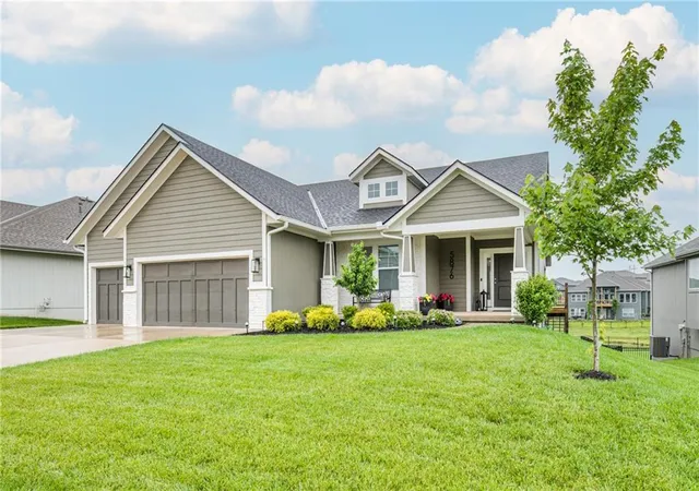 Homes for sale in Shawnee, KS | 5876 Mccormick Dr, Shawnee, KS 66226 | MLS# 2621625