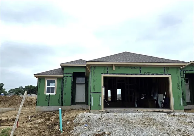 Homes for sale in Basehor, KS | 14552 Amanda Ln, Basehor, KS 66007 | MLS# 2621637