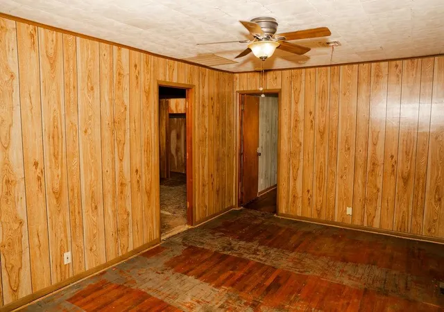 Homes for sale in Parsons, KS | 1400 S 12Th St, Parsons, KS 67357 | MLS# 2621639