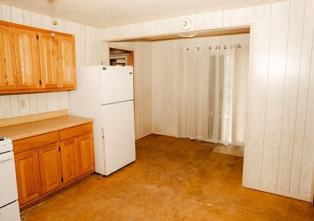 Homes for sale in Parsons, KS | 1400 S 12Th St, Parsons, KS 67357 | MLS# 2621639