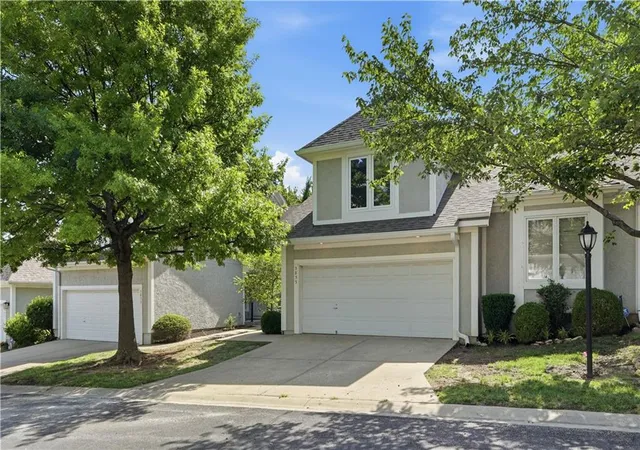 Homes for sale in Shawnee, KS | 5855 Park Cir, Shawnee, KS 66216 | MLS# 2621662