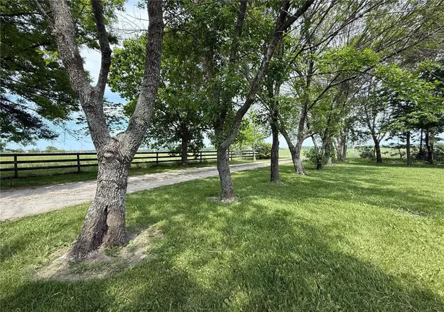 Homes for sale in Paola, KS | 31700 Osawatomie Rd, Paola, KS 66071 | MLS# 2621692