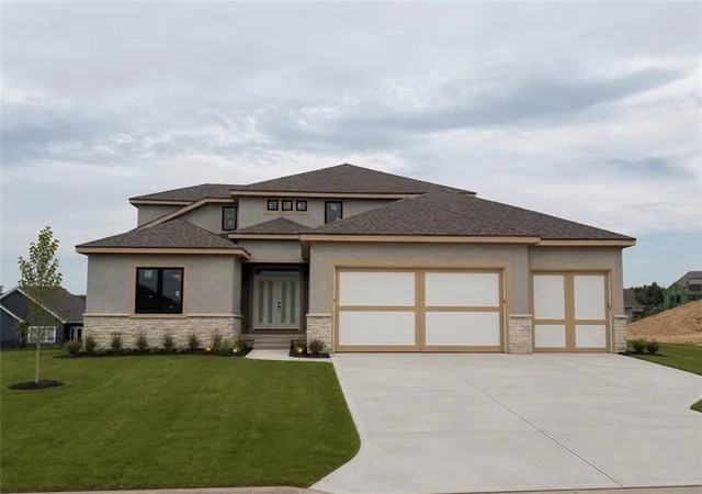 Photo 1 of Sale Pending at 2813 Ne 102nd Street, Kansas City, MO 64155 | MLS# 2621701 | Listing updated on 2026-08-25