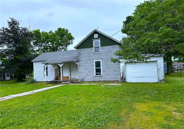 Photo 1 of Single family home for sale at 305 Walser Ave, Liberal, MO 64762 | MLS# 2621702 | Listing updated on 2026-10-22