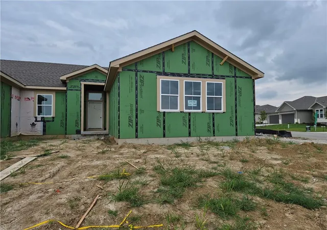 1st image of 14550 Amanda Ln, Basehor, KS 66007 | MLS# 2621709