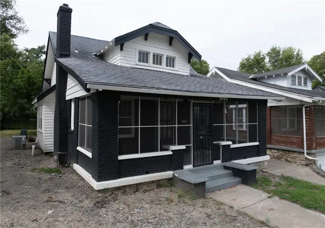 Photo 2 of Single family home for sale at 5142 Brookwood Ave, Kansas City, MO 64110 | MLS# 2621750 | Listing updated on 2026-08-14