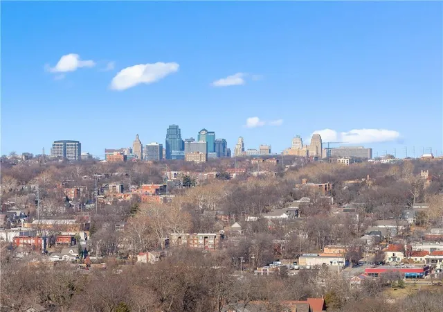 Homes for sale in Kansas City, MO | 5142 Brookwood Ave, Kansas City, MO 64110 | MLS# 2621750