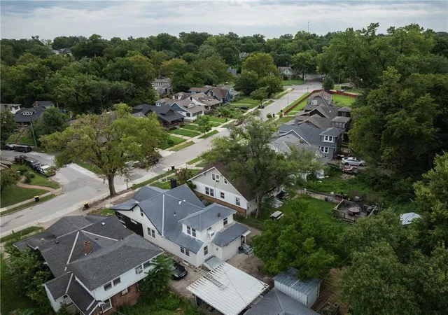 Photo 4 of Single family home for sale at 5142 Brookwood Ave, Kansas City, MO 64110 | MLS# 2621750 | Listing updated on 2026-08-14