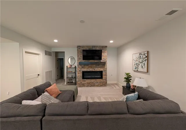 4th image of 22076 W 93Rd Ter, Lenexa, KS 66220 | MLS# 2621755