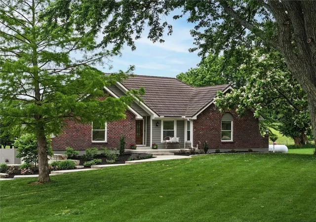 Homes for sale in Bucyrus, KS | 21385 Nall Ave, Bucyrus, KS 66013 | MLS# 2621784
